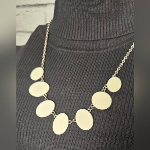 Paparazzi Reversible Drop Zone Purple/Cream Shiny Teardrop Necklace - Picture 6 of 8